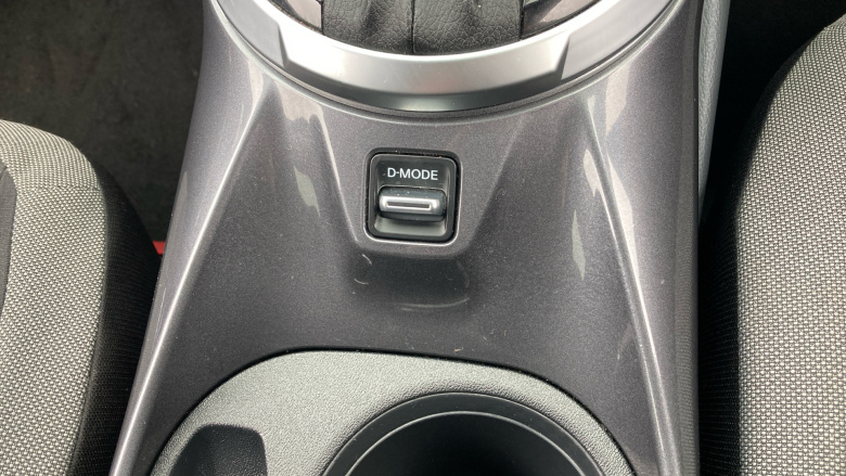 Nissan Juke 1.0 DiG-T 114 N-Connecta 5dr DCT Petrol Hatchback